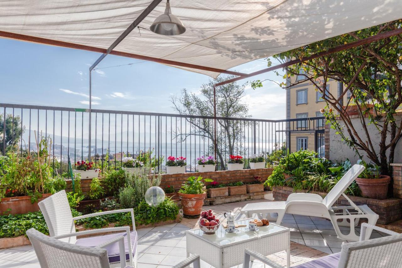 Casa Rosa - Sea View & Terrace Apartment Naples